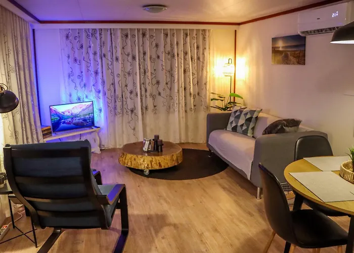 Tranquil Forest By A Pond In Veluwe, Sleeps 4 Chalet *