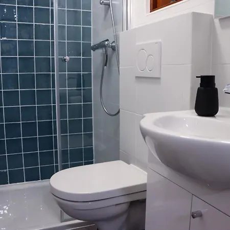 Tranquil Forest By A Pond In Veluwe, Sleeps 4 * Doornspijk